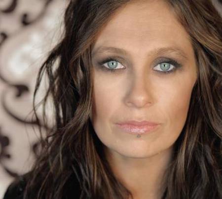 Kasey Chambers T.jpg